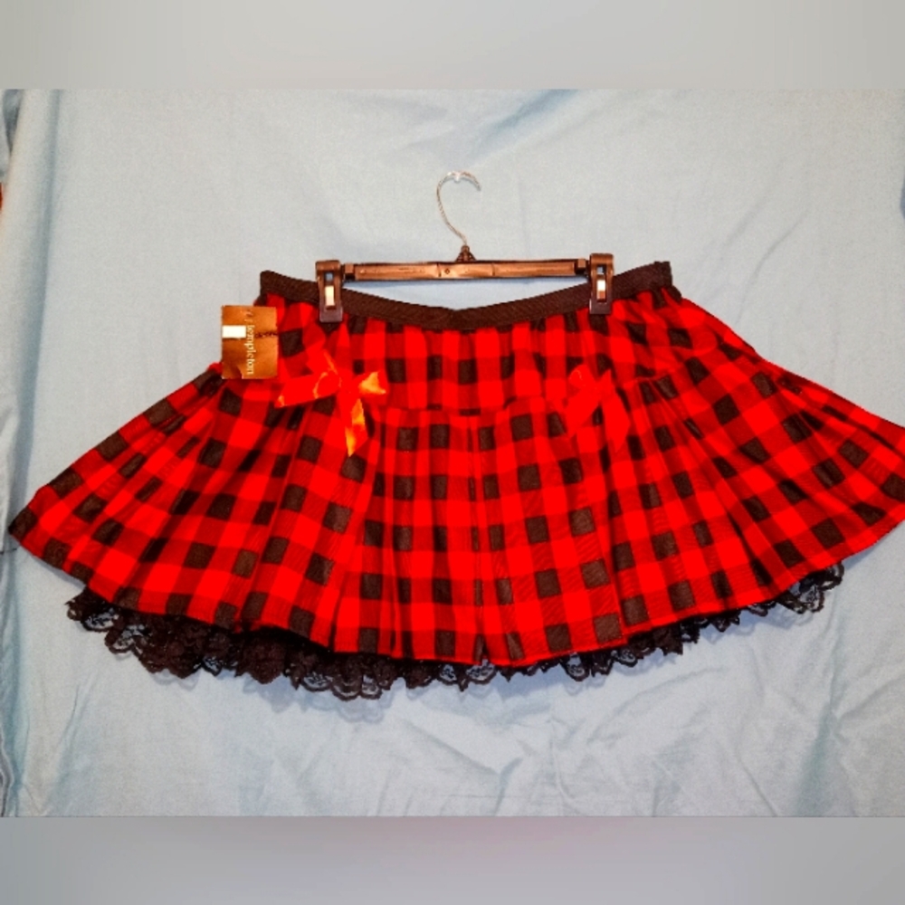 Black and red mini skirt with black ruffled lace by (J.Templeton) Plus Size (3x)